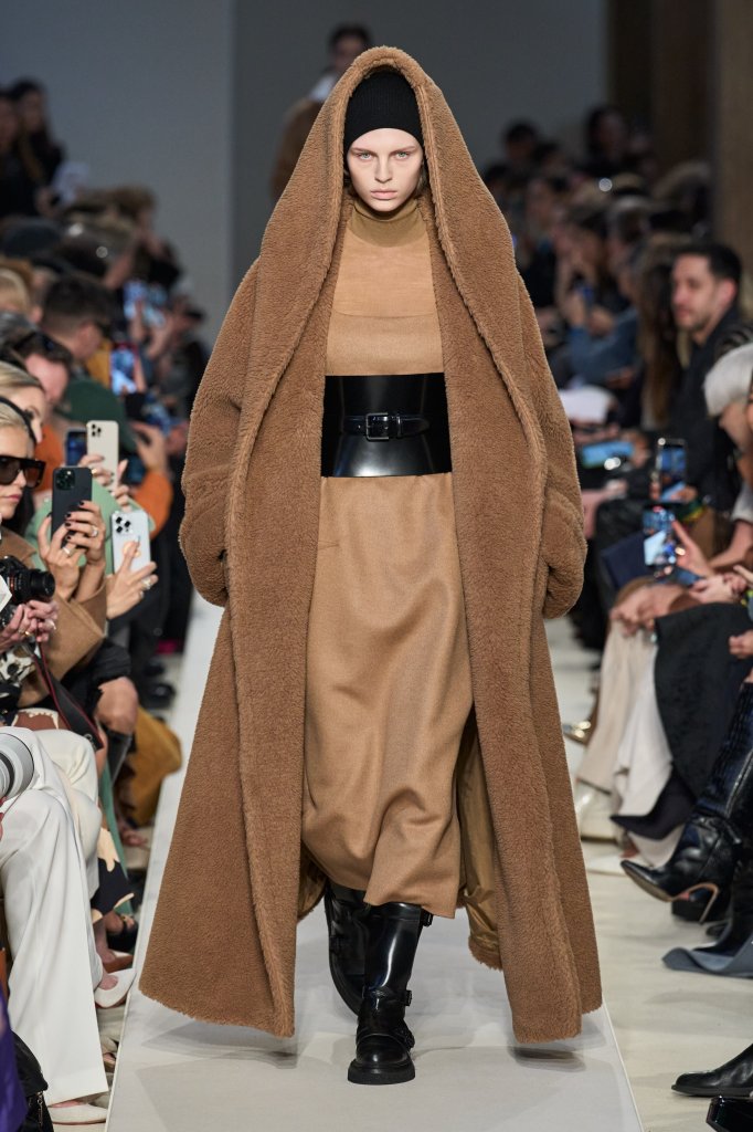 麦丝玛拉 Max Mara 2023/24秋冬高级成衣秀 - Milan Fall 2023
