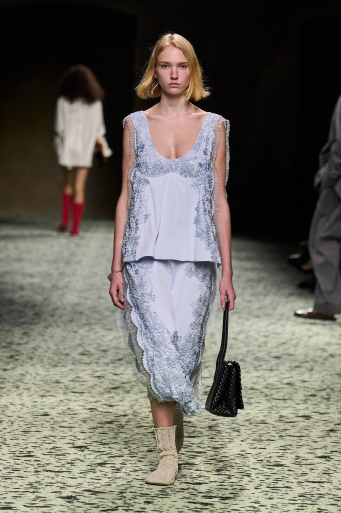 葆蝶家 Bottega Veneta 2023/24秋冬高级成衣秀 - Milan Fall 2023