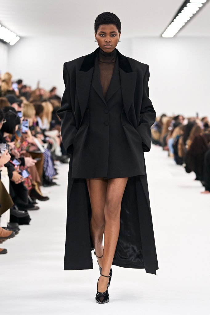 纪梵希 Givenchy 2023/24秋冬高级成衣秀 - Paris Fall 2023