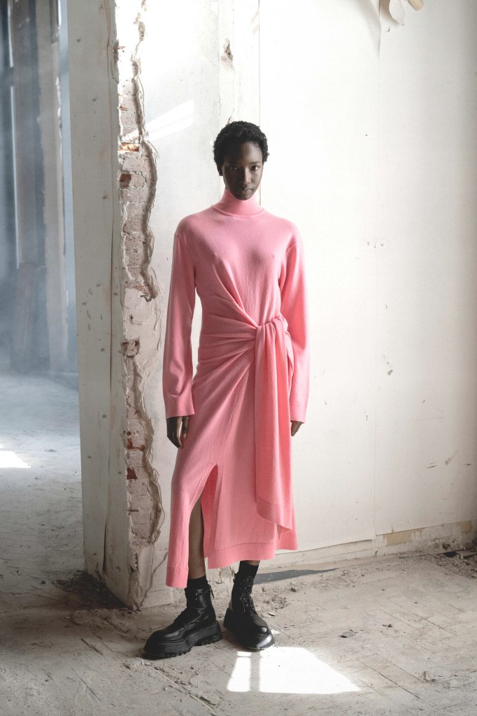 克里斯汀·万诺斯 Christian Wijnants 2023/24秋冬高级成衣Lookbook