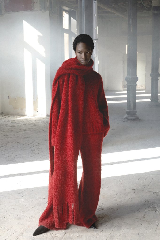 克里斯汀·万诺斯 Christian Wijnants 2023/24秋冬高级成衣Lookbook
