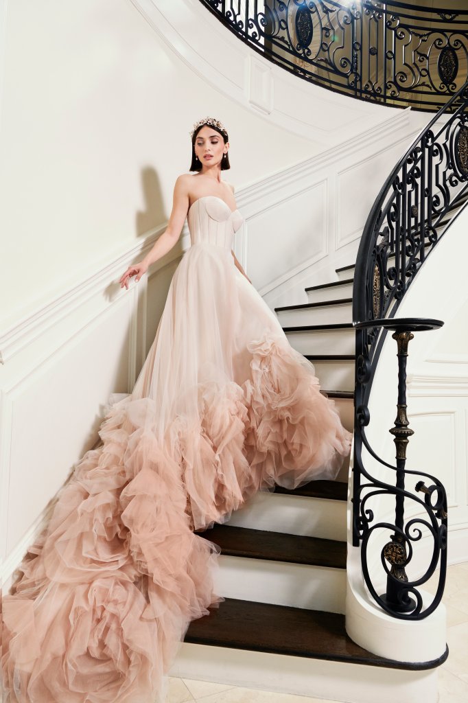 Kelly Faetanini 2024春夏婚纱礼服Lookbook