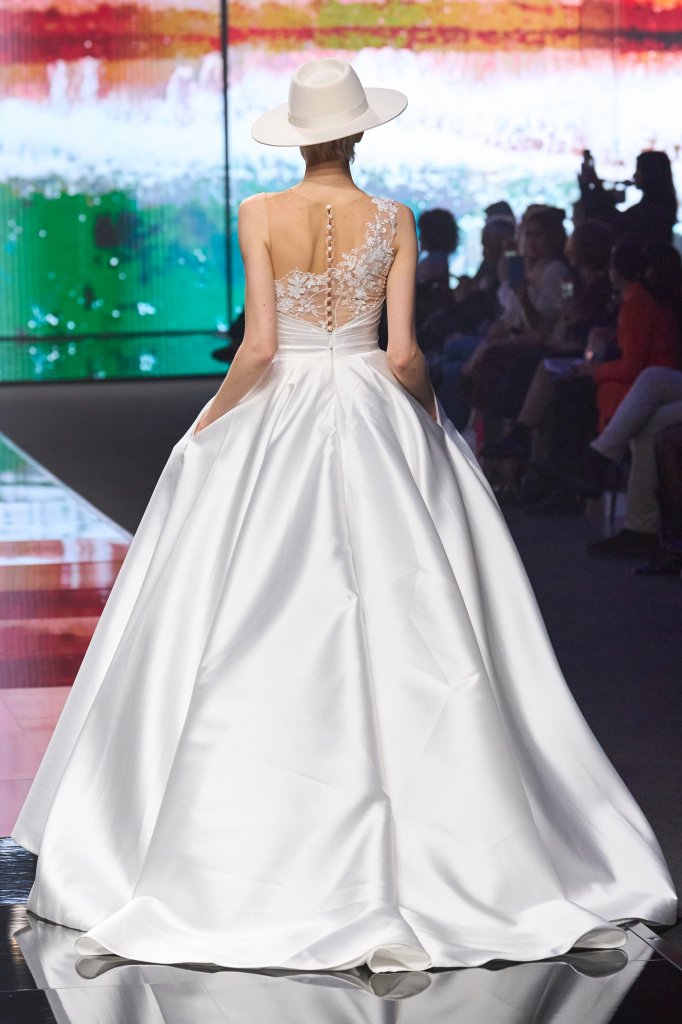 Global Bridal House 2024春夏婚纱礼服秀