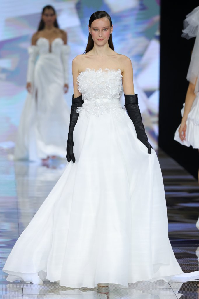 Nicole Milano 2024春夏婚纱礼服秀 - Barcelona Bridal 2024