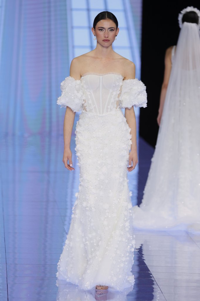 Eva Lendel 2024春夏婚纱礼服秀 - Barcelona Bridal 2024