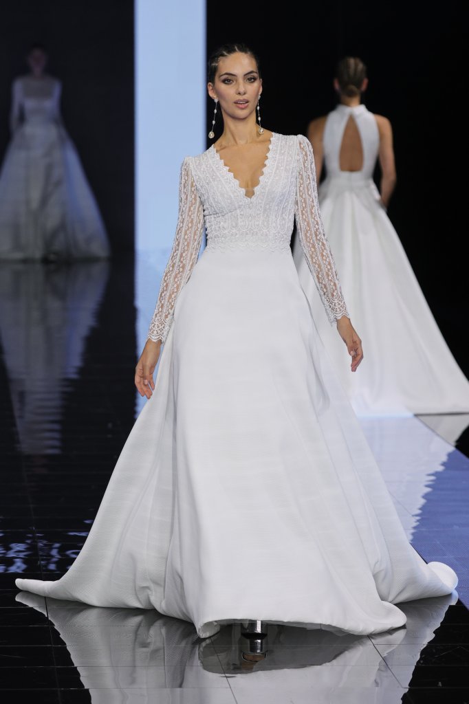 罗莎·克莱拉 Rosa Clara 2024春夏婚纱礼服秀 - Barcelona Bridal 2024
