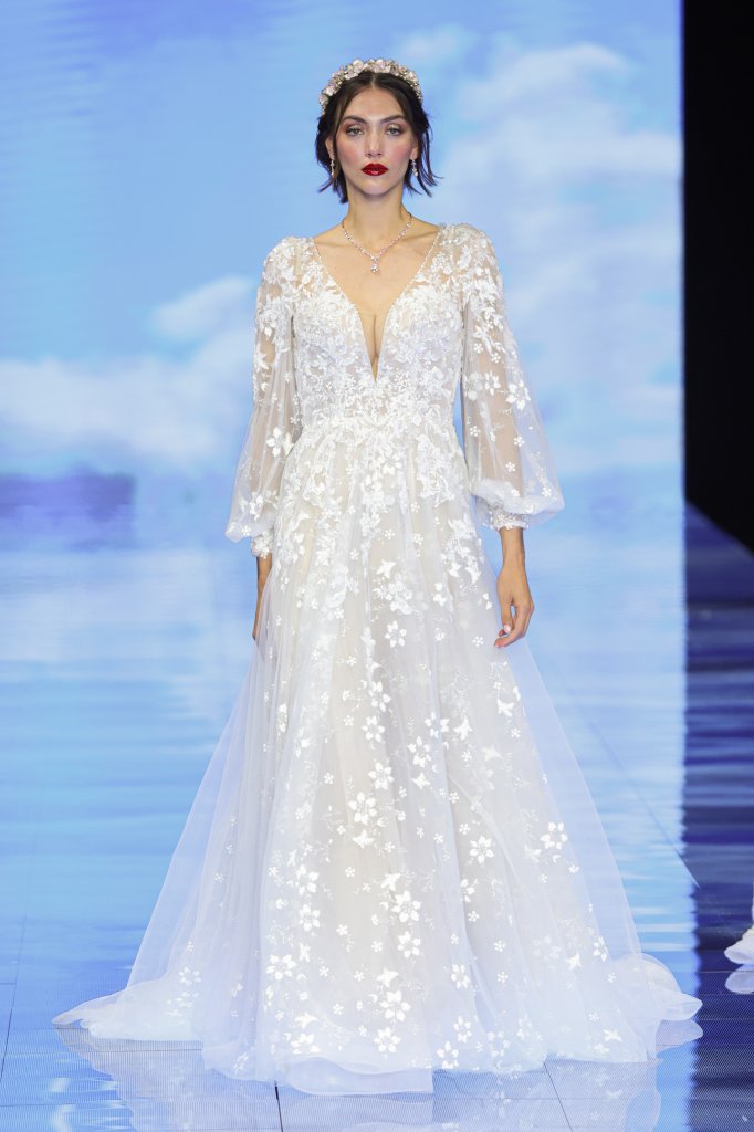 Demetrios 2024春夏婚纱礼服秀 - Barcelona Bridal 2024