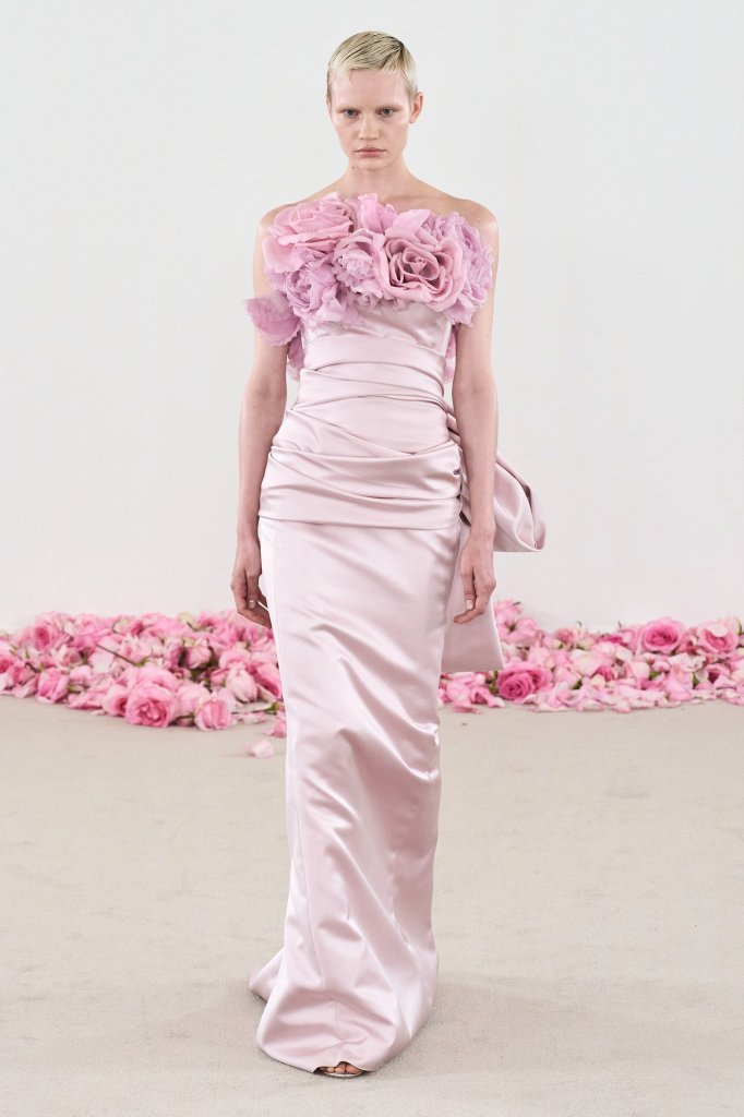 詹巴迪斯塔·瓦利 Giambattista Valli 2023/24秋冬高级定制秀 - Couture Fall 2023