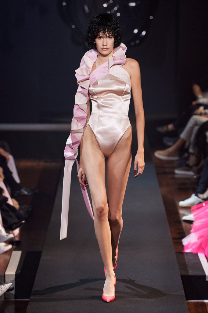 维果罗夫 Viktor & Rolf 2023/24秋冬高级定制秀 - Couture Fall 2023