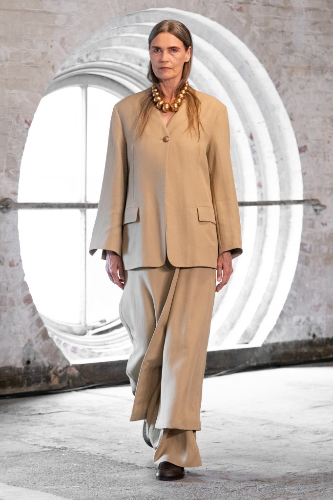 Lovechild 1979 2024春夏高级成衣秀 Copenhagen Spring 2024天天时装口袋里的时尚指南