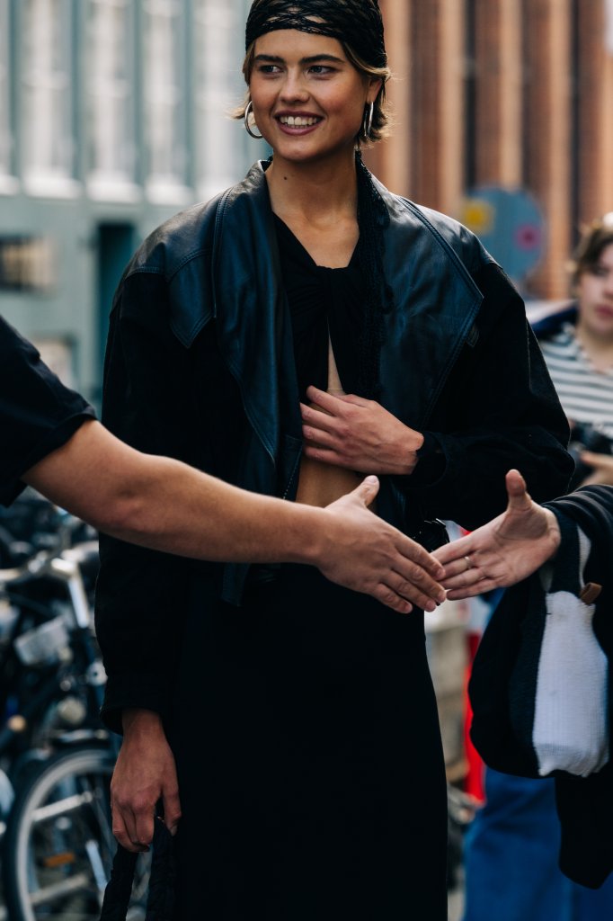 2024春夏哥本哈根时装周秀场外街拍精选（第2天） by Adam Katz Sinding