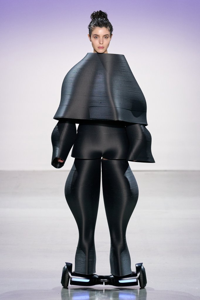 纽约时装学院 Fashion Institute of Technology（FIT） 2024春夏学生作品秀 New York