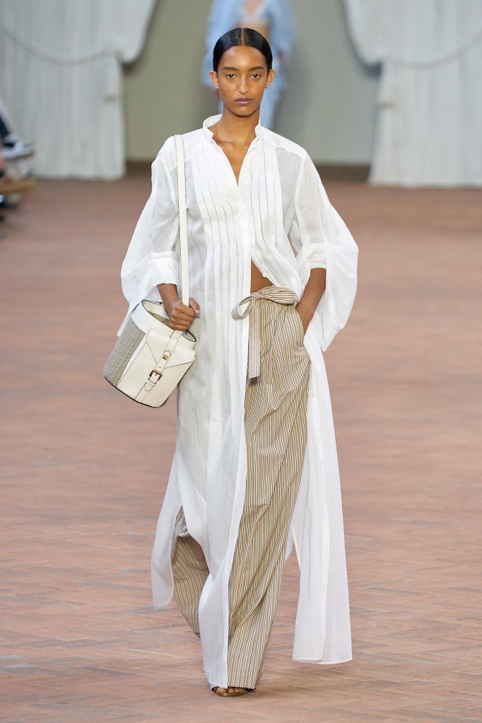 阿尔伯特-菲尔蒂 Alberta Ferretti 2024春夏高级成衣秀 - Milan Spring 2024