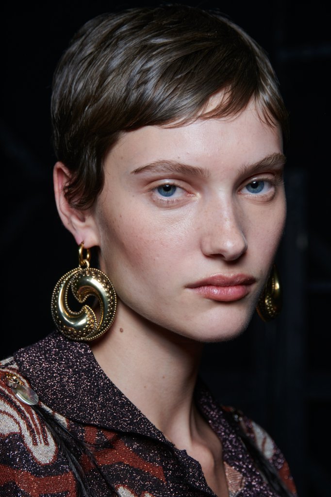 艾绰 Etro 2024春夏高级成衣秀(后台妆容) - Milan Spring 2024
