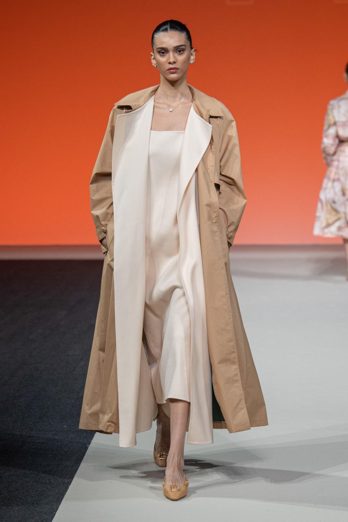 罗娜 Laura Biagiotti 2024春夏高级成衣秀 - Milan Spring 2024