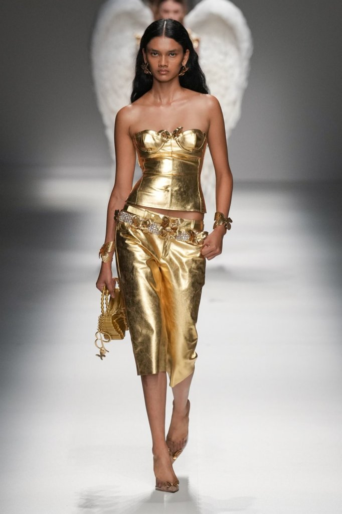 蓝色情人 Blumarine 2024春夏高级成衣秀 - Milan Spring 2024