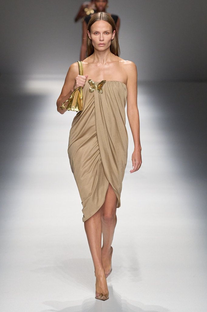 蓝色情人 Blumarine 2024春夏高级成衣秀 - Milan Spring 2024