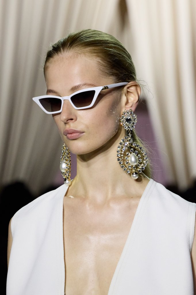 詹巴迪斯塔·瓦利 Giambattista Valli 2024春夏高级成衣秀(细节) - Paris Spring 2024