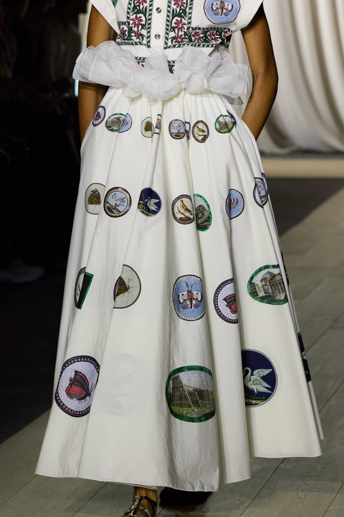 詹巴迪斯塔·瓦利 Giambattista Valli 2024春夏高级成衣秀(细节) - Paris Spring 2024