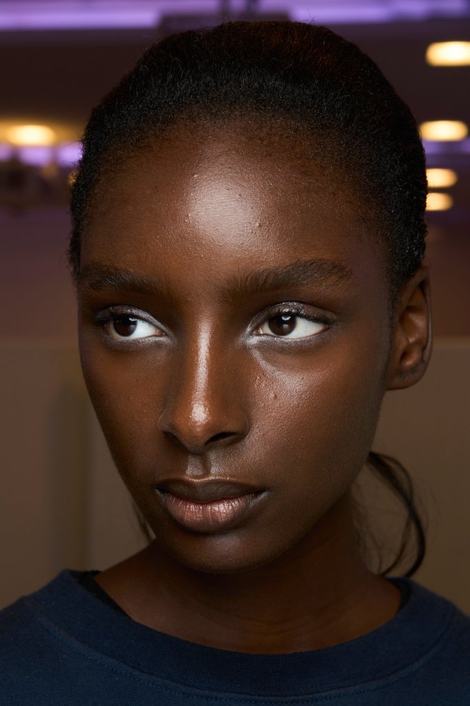 詹巴迪斯塔·瓦利 Giambattista Valli 2024春夏高级成衣秀(后台妆容) - Paris Spring 2024