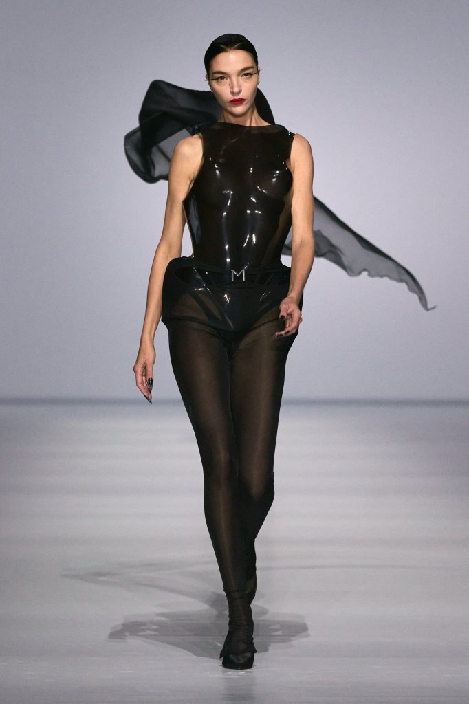 蒂埃里·穆勒 Mugler 2024春夏高级成衣秀 - Paris Spring 2024