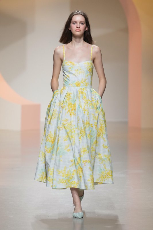 【日装连衣裙 Day Dress】日装连衣裙-Day Dress时装作品图片-天天时装-口袋里的时尚指南