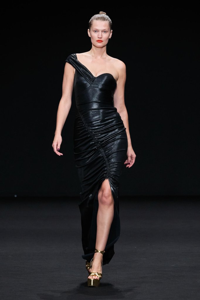 Chiara Boni La Petite Robe 2024春夏高级成衣秀 - Milan Spring 2024