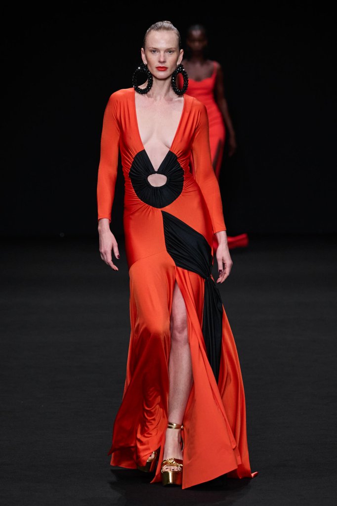 Chiara Boni La Petite Robe 2024春夏高级成衣秀 - Milan Spring 2024