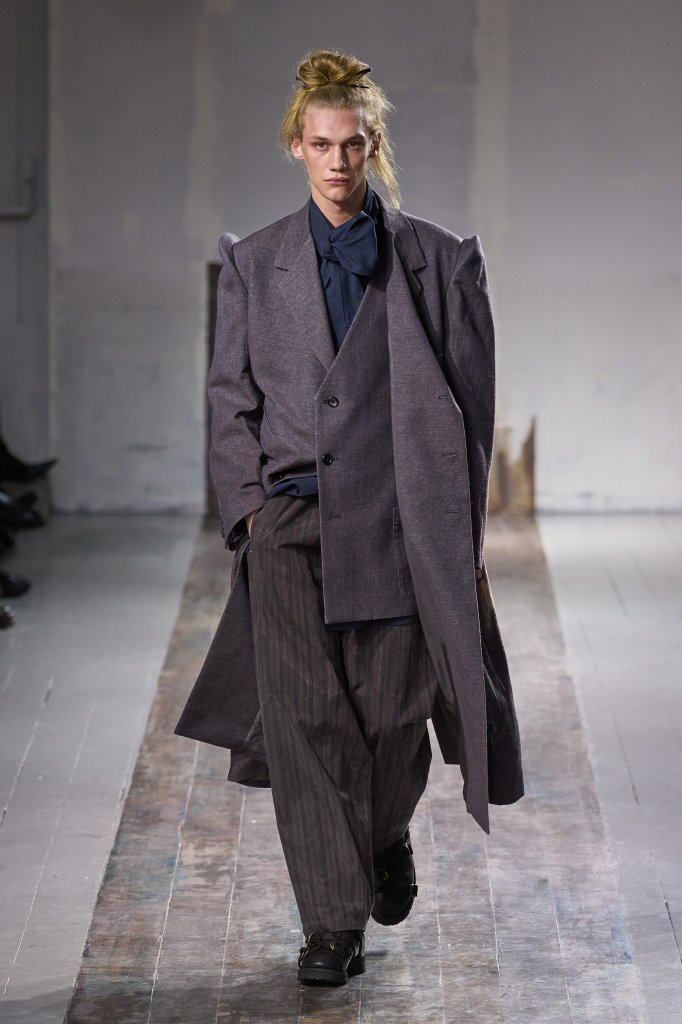 山本耀司 Yohji Yamamoto 2024/25秋冬男装秀 - Paris Fall 2024