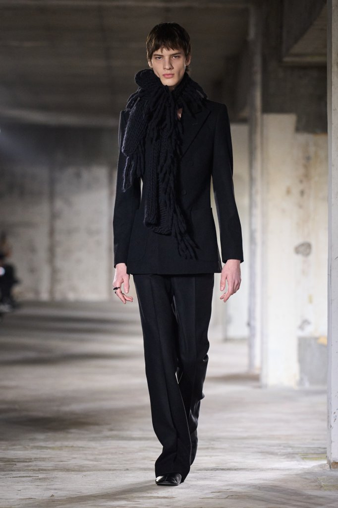 德赖斯·范诺顿 Dries Van Noten 2024/25秋冬男装秀 - Paris Fall 2024