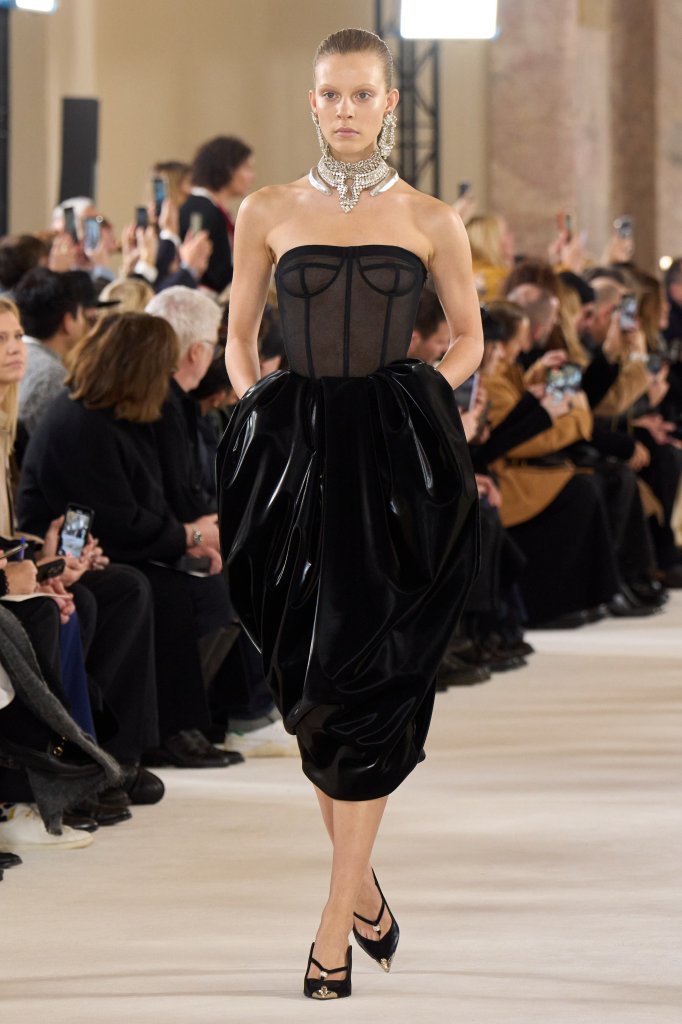 夏帕瑞丽 Schiaparelli 2024春夏高级定制秀 - Couture Spring 2024