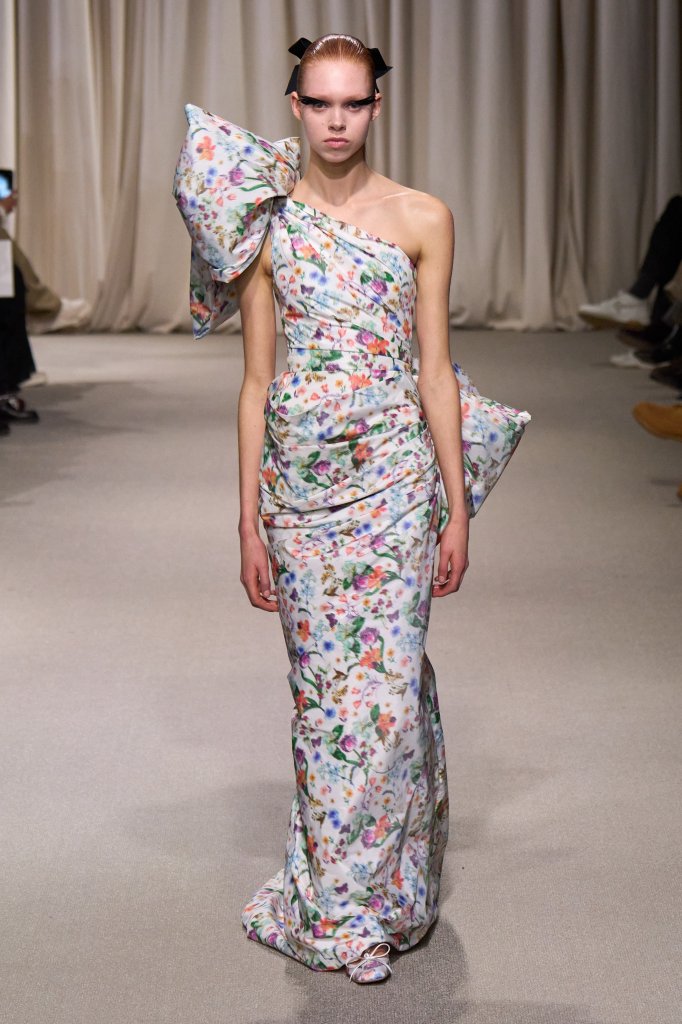 詹巴迪斯塔·瓦利 Giambattista Valli 2024春夏高级定制秀 - Couture Spring 2024