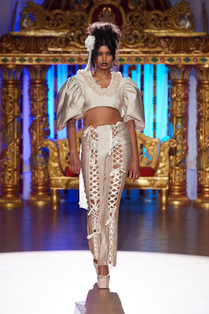 Kitschy Couture 2024/25秋冬高级成衣秀 - Berlin Fall 2024