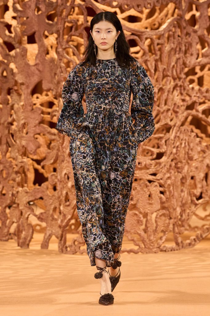  Ulla Johnson Ulla Johnson 美国 U.S.A 纽约 New York City 走秀(Runway) 2024/25秋冬 2024/25 A/W 女装 印花连衣裙 Print Dress 女装