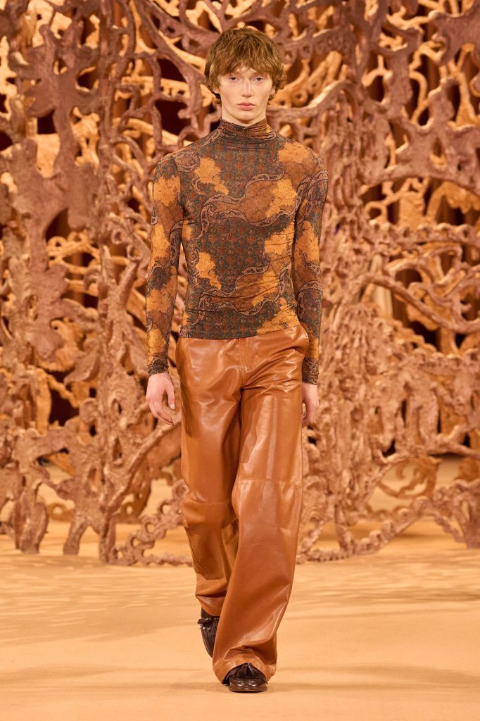  Ulla Johnson Ulla Johnson 美国 U.S.A 纽约 New York City 走秀(Runway) 2024/25秋冬 2024/25 A/W 女装 男装 长袖T恤 Long Sleeve T-Shirt 皮裤 Leather Pants 男装