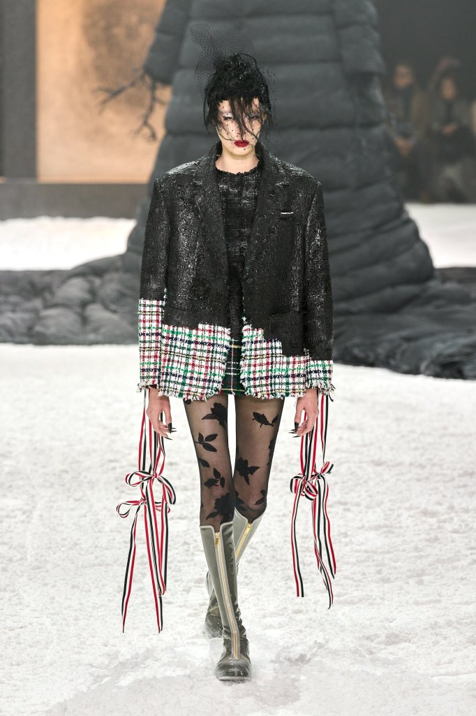  桑姆·布郎尼 Thom Browne  美国 U.S.A 纽约 New York City 走秀(Runway) 2024/25秋冬 2024/25 A/W 女装 休闲西服 Blazer 女装