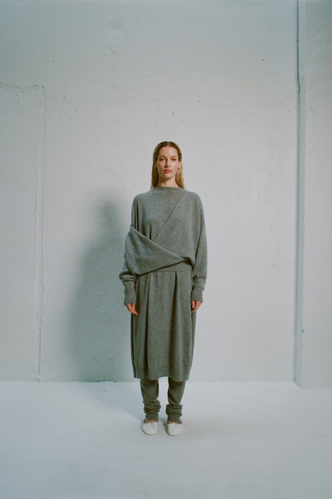 Interior 2024/25秋冬高级成衣Lookbook