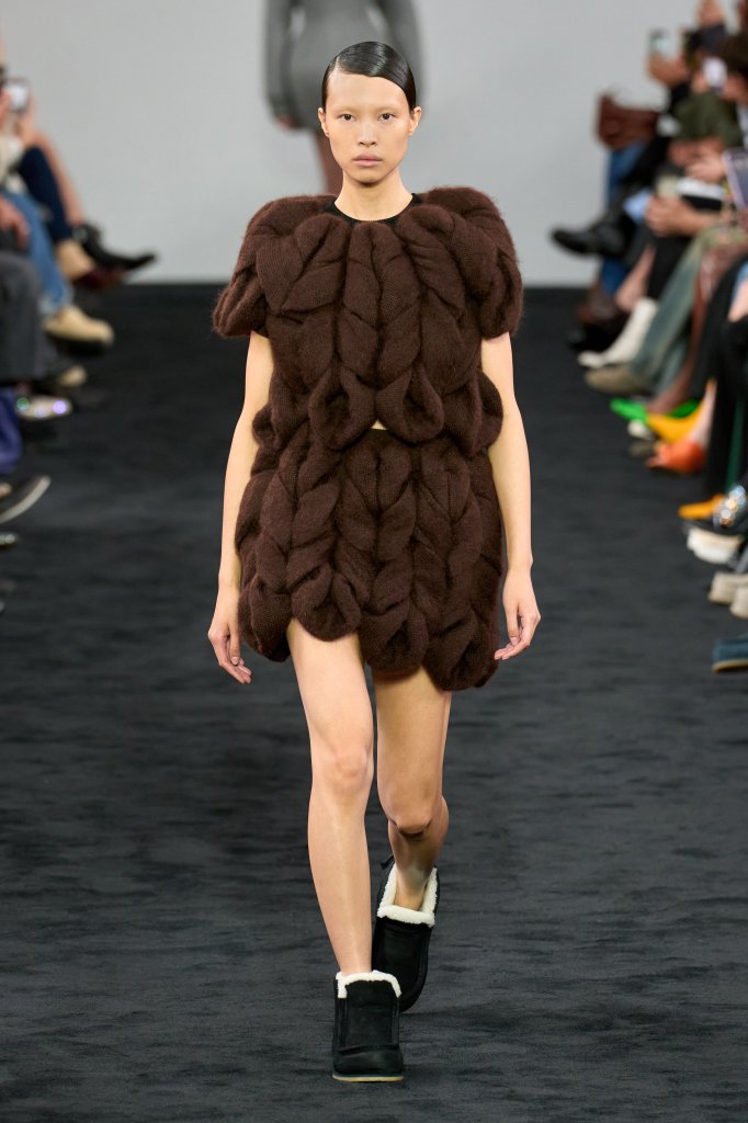 JW 安德森 JW Anderson 2024/25秋冬高级成衣秀 - London Fall 2024