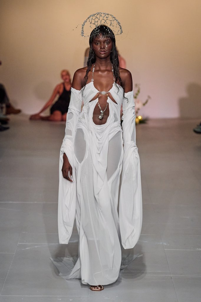 Di Petsa 2024/25秋冬高级成衣秀 - London Fall 2024