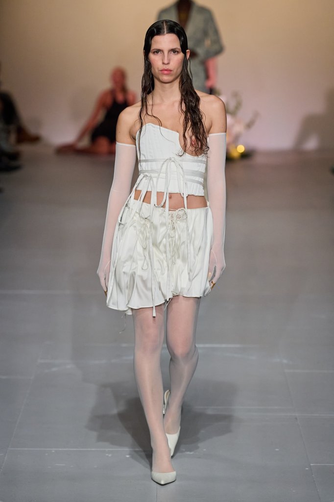 Di Petsa 2024/25秋冬高级成衣秀 - London Fall 2024