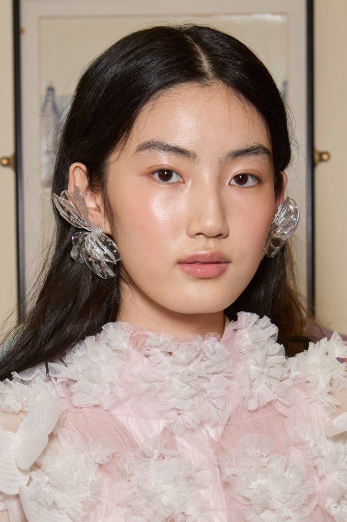 Susan Fang 2024/25秋冬高级成衣秀(后台妆容) - London Fall 2024