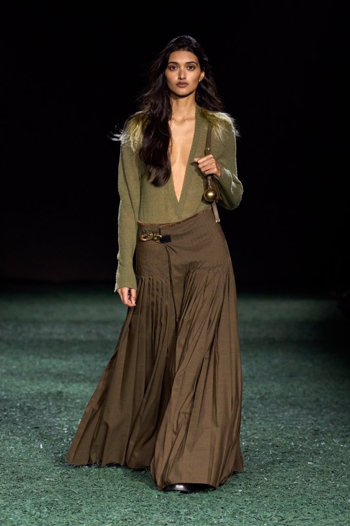 巴宝莉 Burberry 2024/25秋冬高级成衣秀 - London Fall 2024