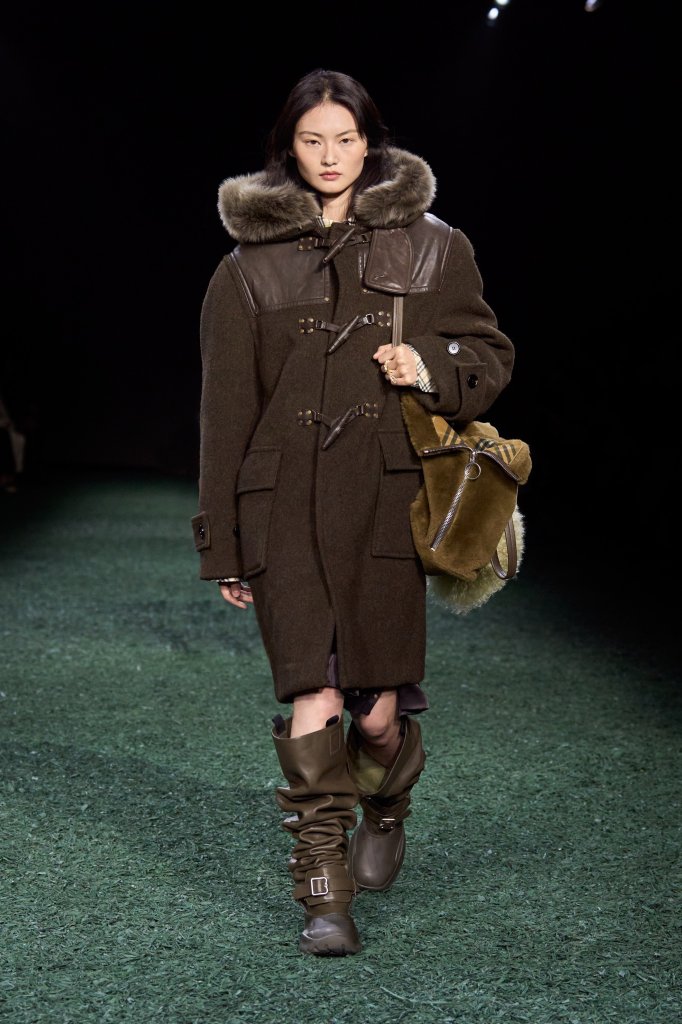 巴宝莉 Burberry 2024/25秋冬高级成衣秀 - London Fall 2024