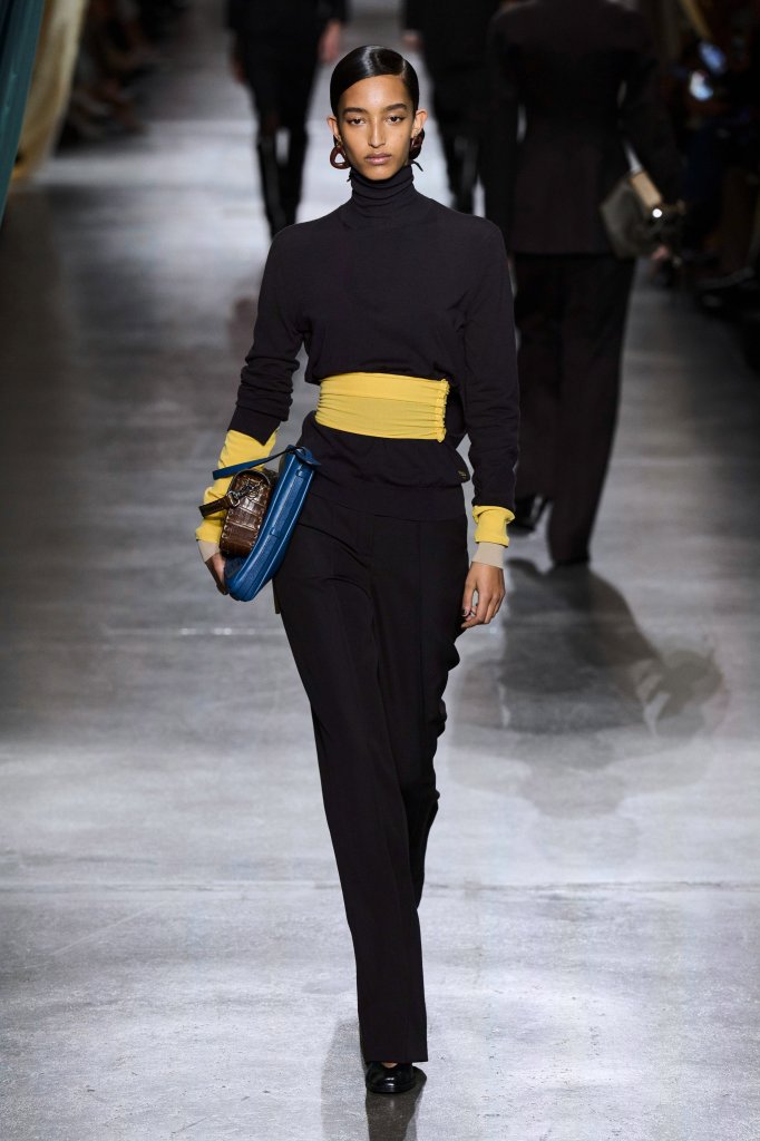 芬迪 Fendi 2024/25秋冬高级成衣秀 - Milan Fall 2024