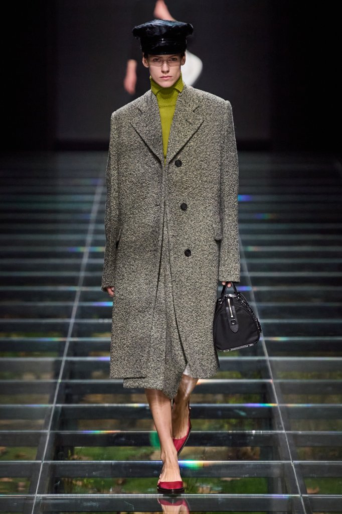  普拉达 Prada 意大利 Italy 米兰 Milan 走秀(Runway) 2024/25秋冬 2024/25 A/W 女装 毛呢大衣 Wool Coat 女装