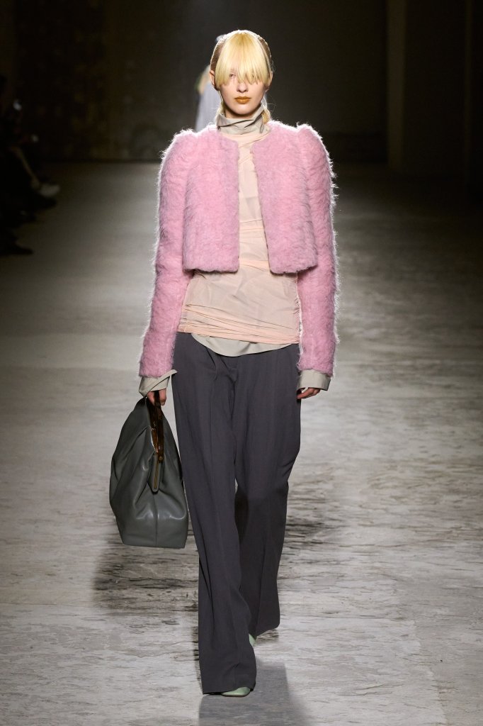 德赖斯·范诺顿 Dries Van Noten 2024/25秋冬高级成衣秀 - Paris Fall 2024