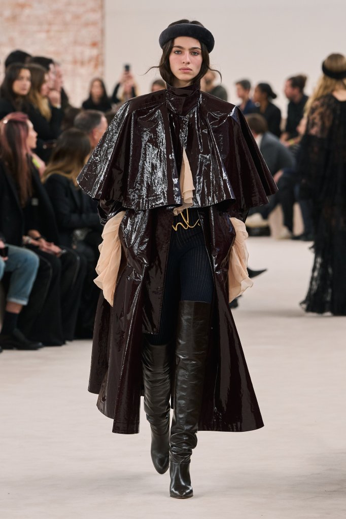  蔻依 Chloe 法国 France 巴黎 Paris 走秀(Runway) 2024/25秋冬 2024/25 A/W 女装 皮衣 Leather Coat 女装