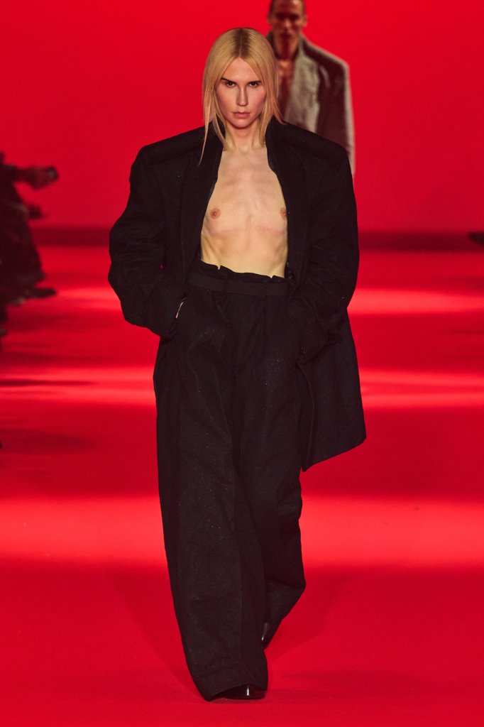 Vetements 2024/25秋冬高级成衣秀 - Paris Fall 2024