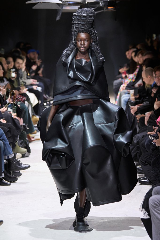 川久保玲 Comme des Gar&ccedil;ons 2024/25秋冬高级成衣秀 - Paris Fall 2024