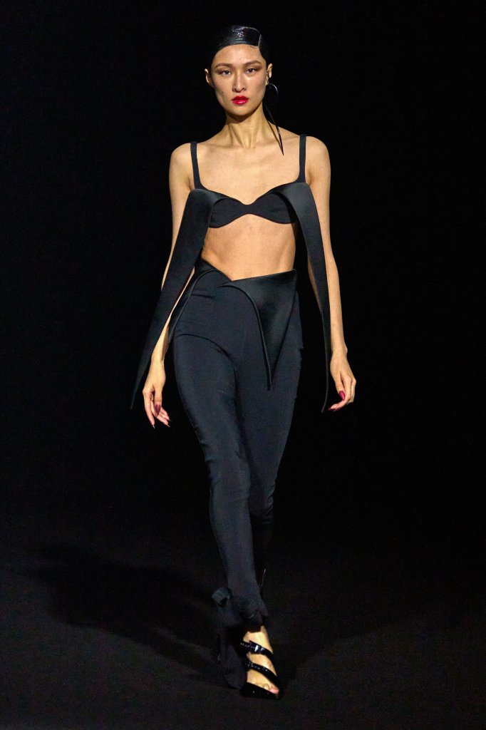 蒂埃里&middot;穆勒 Mugler 2024/25秋冬高级成衣秀 - Paris Fall 2024